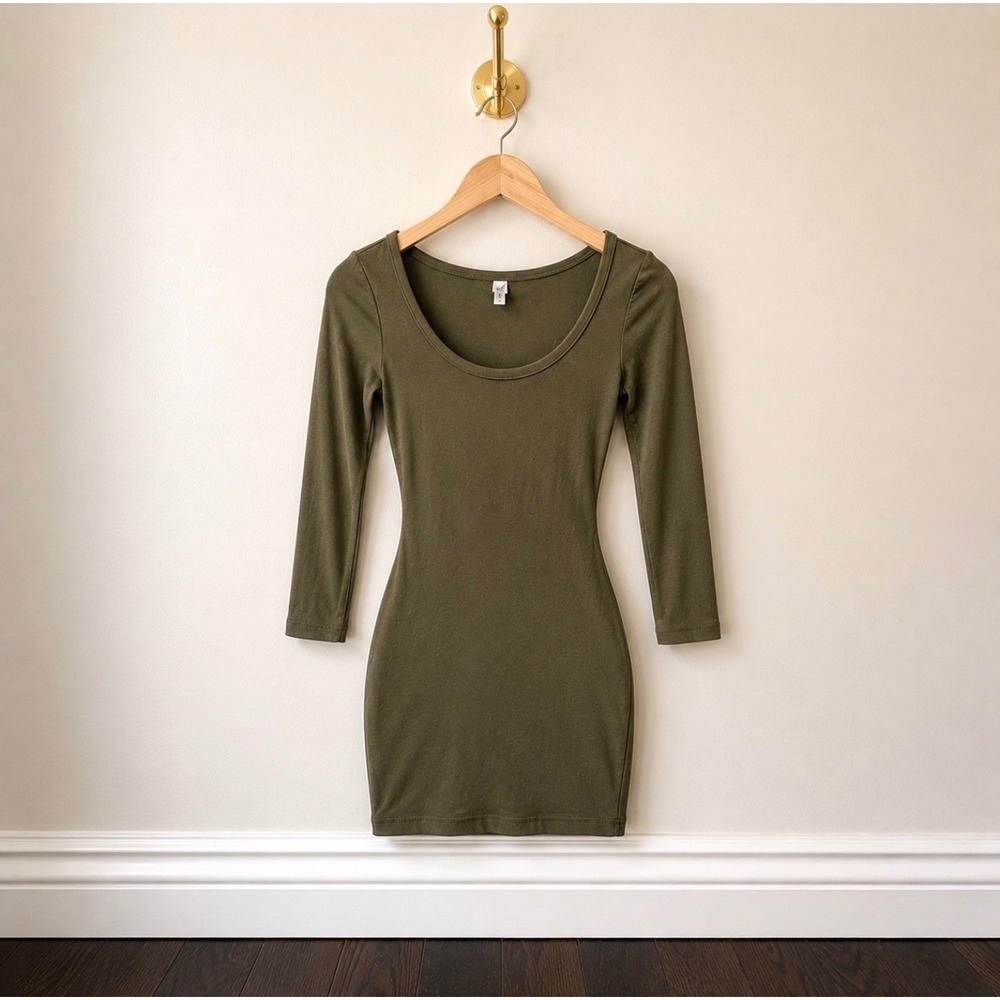 Mudd Women Olive Green Bodycon Mini Dress Scoop Neck 3/4 Sleeve Size Small